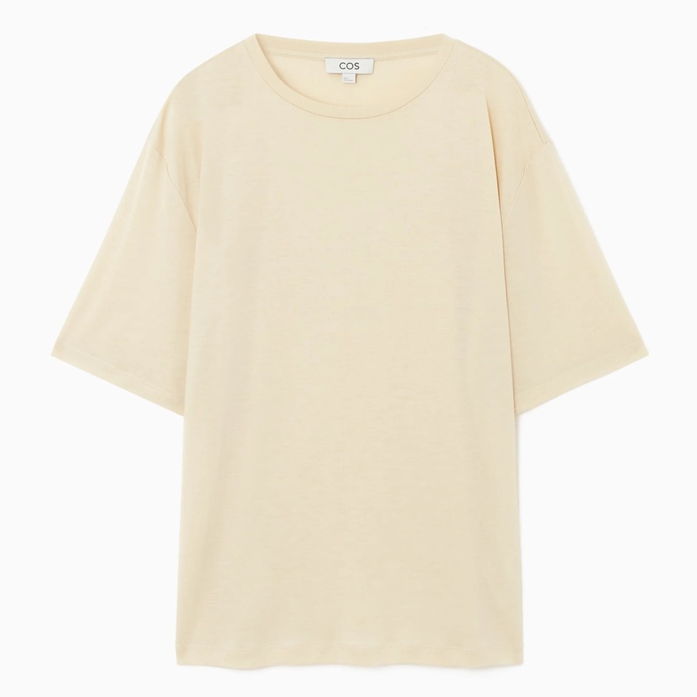 Oversized Cos Tshirt.